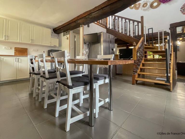 Cottage with grill, garden & pool — photo 4