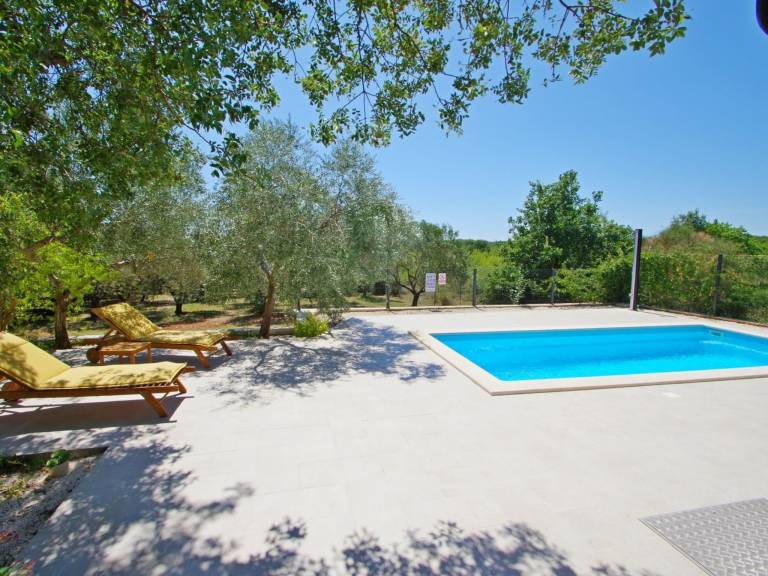 Fully equipped house with private pool, BBQ & yard | Nature view | Pets are welcome — photo 4
