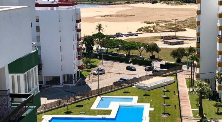 Apartment with yard & private pool | Beach nearby | Dogs allowed — photo 2
