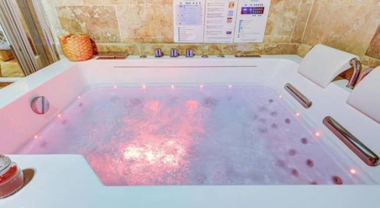 Lovely holiday apartment with jacuzzi | Pets are welcome — photo 3