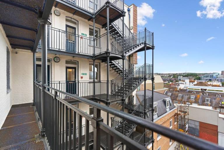 Brighton Flat Near Beach Walk to Seafront & Lanes — photo 3
