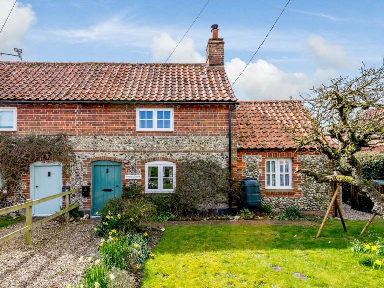 Cottage Holt