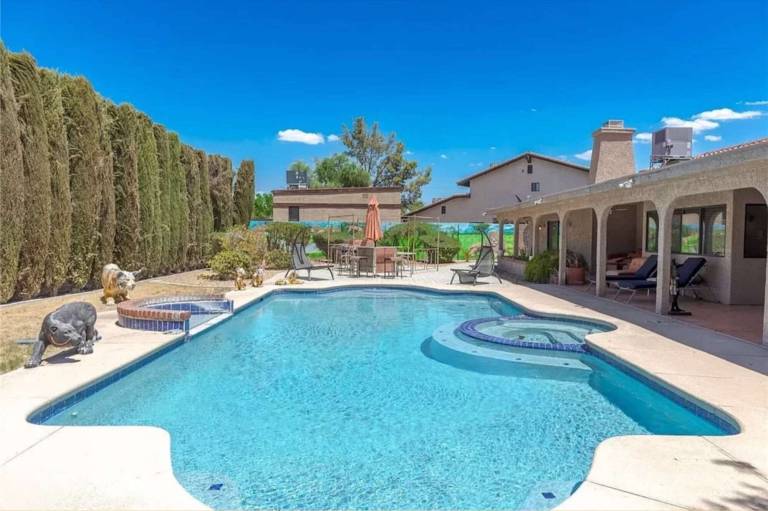House  Vegas Heights