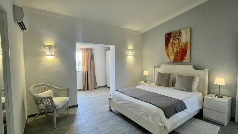 Villa with private pool, terrace & garden — photo 5