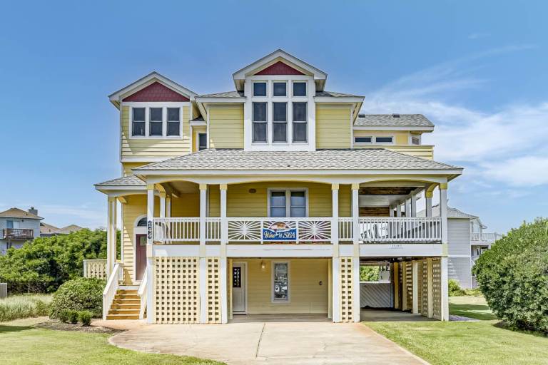 Wine N' Sea 348 ft from the Beach Dog Friendly, Private Pool, Hot Tub Duck — photo 3