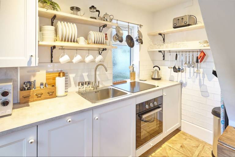 Cottage with 2 rooms for 4 persons — photo 3