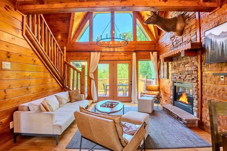 Children-friendly pleasant cabin with private pool | Dogs allowed in Pigeon Forge, TN