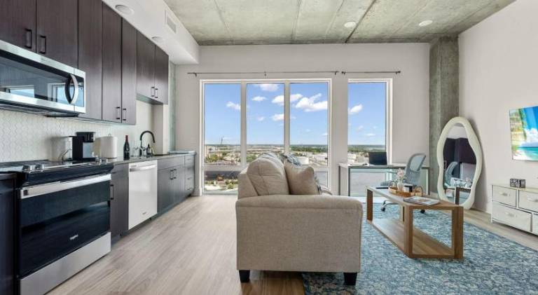 Apartment with pool | Perfect for remote work — photo 2