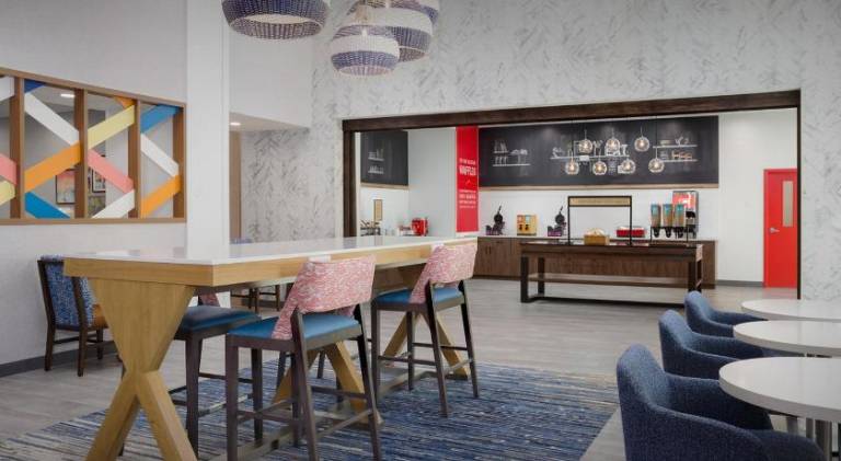Hampton Inn and Suites by Hilton Naples South — photo 3