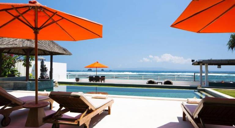 Villa with jacuzzi & pool | Perfect for remote work | Dogs allowed in Karangasem