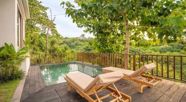 Villa with private pool, patio & yard in Penida Island