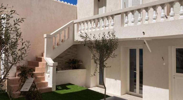 Rental apartment with patio & grill in Cagnes-sur-Mer
