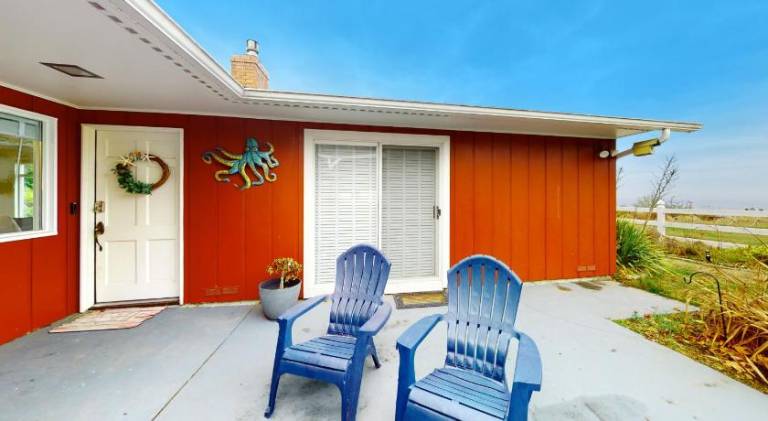 House with barbecue — photo 4