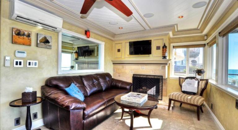 Villa Bella Mare at the Retreat in Laguna Beach in Orange, CA