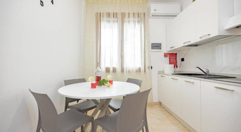 Apartment with 2 rooms for 5 persons — photo 3