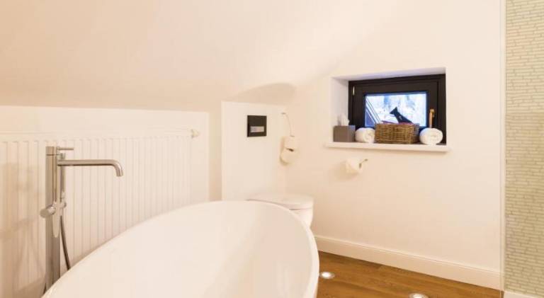Chalet with jacuzzi — photo 4