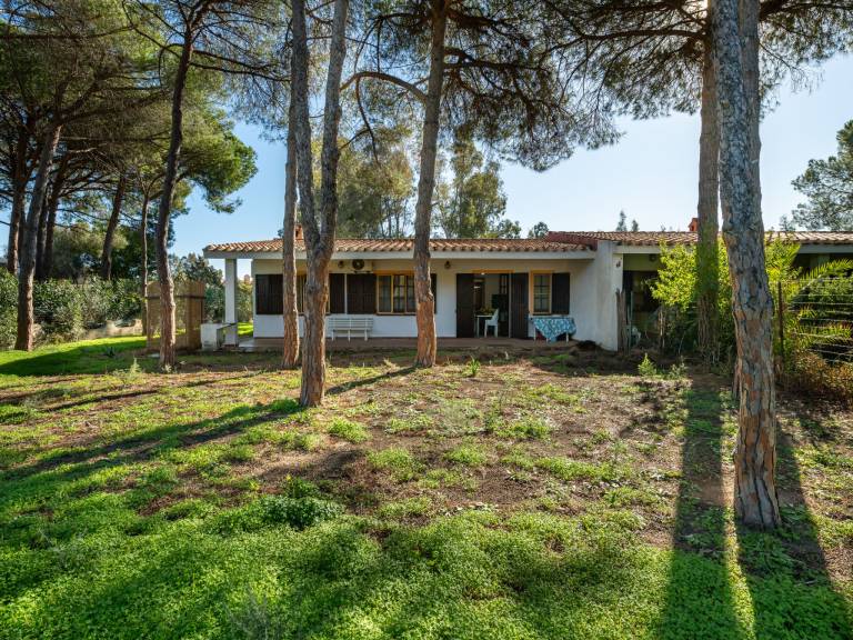 Fully equipped vacation home with garden, patio & barbeque | Nature view | Close to the beach | Pets allowed in Villasimius