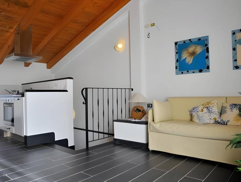 Apartment with patio | Suitable for remote work in Moneglia