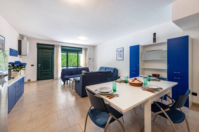 Apartment with terrace | Mountain view in Gardone Riviera