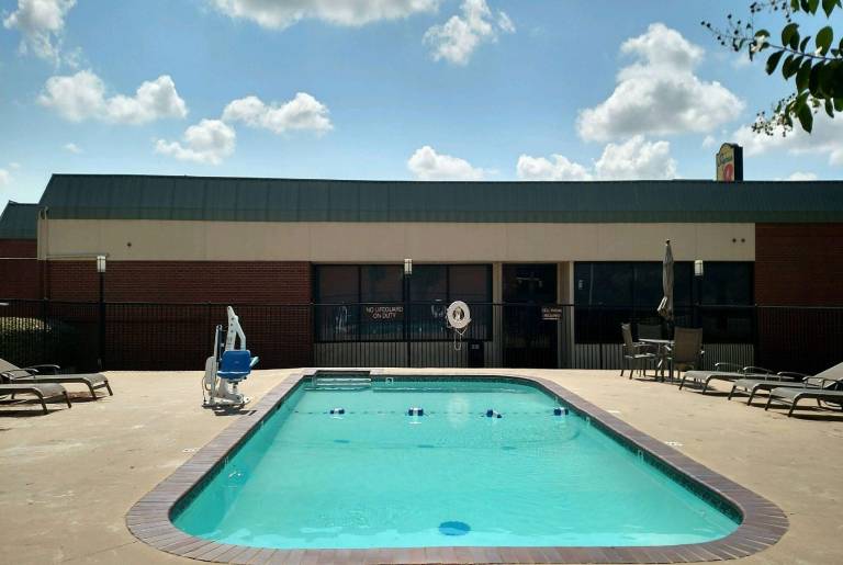 Super 8 By Wyndham Atoka — photo 2