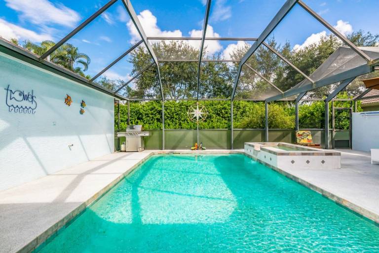 Child-friendly nice vacation home with private pool, hot tub & barbeque | Dogs allowed — photo 5