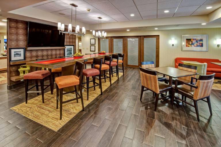Hampton Inn Houston-Baytown — photo 3