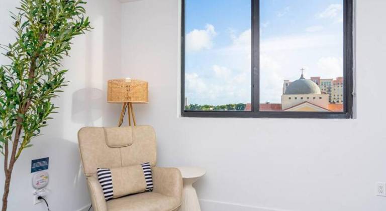 Stylish 2BR Miami Retreat Mins to Wynwood and Brickell — photo 5