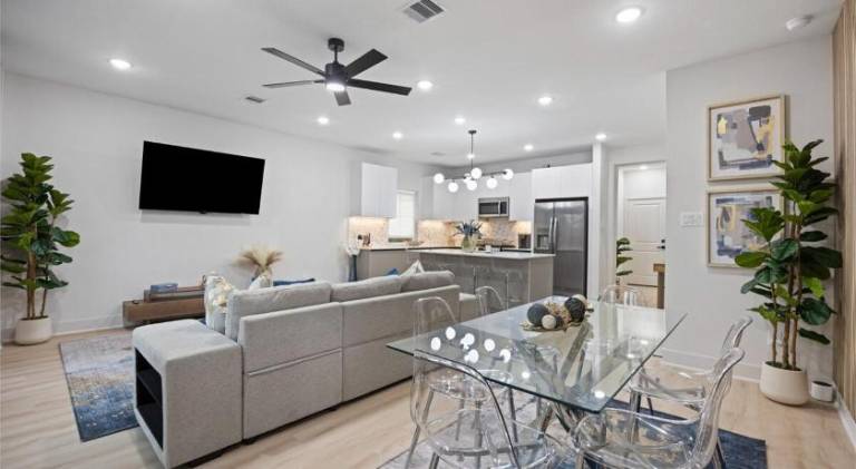 New! The Corinthian Retreat NRG MedCtr Galleria Downtown — photo 3