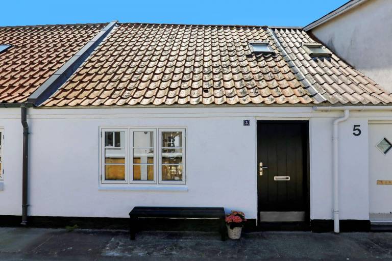 Fully equipped beautiful house with barbeque, yard & patio | Beach nearby | Pet-friendly in Lokken