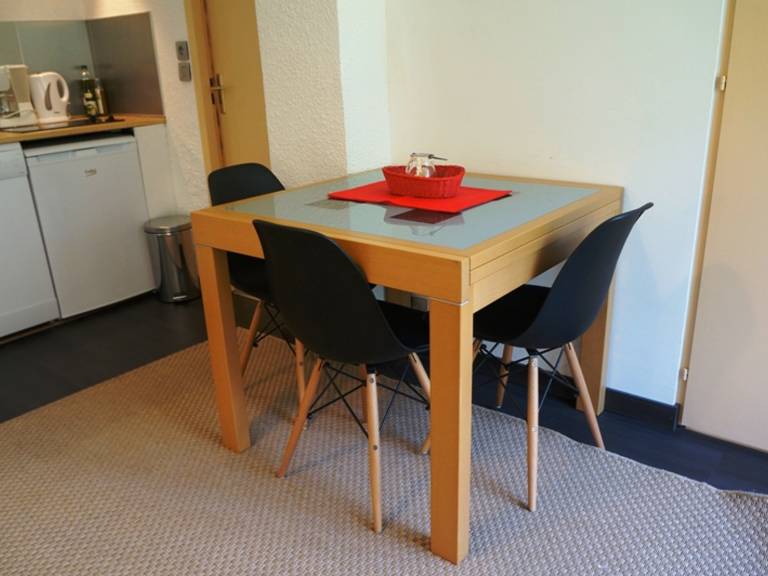 Charming Garden-Level Apartment in Heart of Chamonix, Sleeps 4, Pets Welcome — photo 3