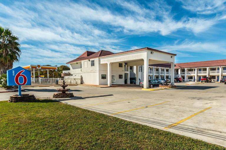 Motel 6 San Marcos, TX - North in San Marcos, TX