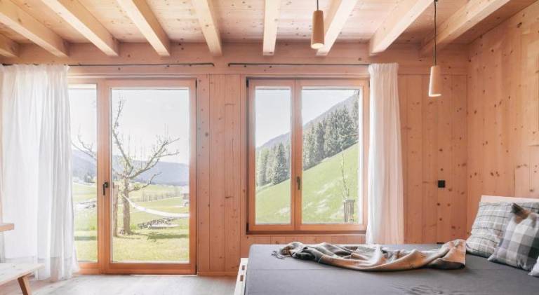 Chalet with sauna, yard & patio | Pet-friendly — photo 2