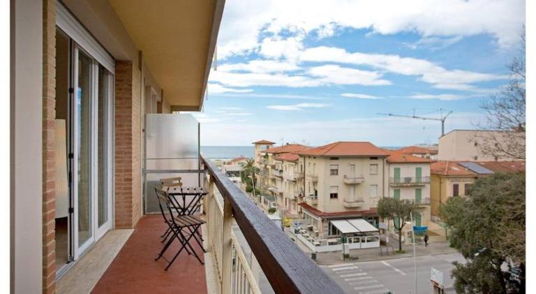 Rental apartment | Next to the beach | Dogs allowed in Camaiore