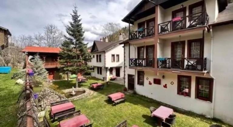 ABANT DORT MEVSIM KONAGI HOSTEL