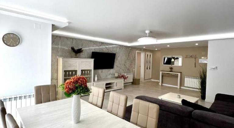 Apartment with terrace — photo 3
