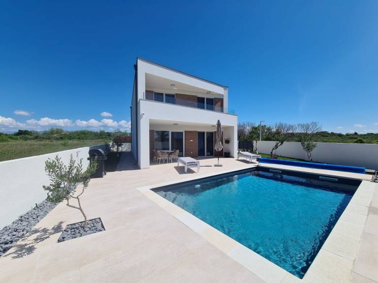 Pleasant house with grill, patio & private pool | Nature view | Pet-friendly — photo 4