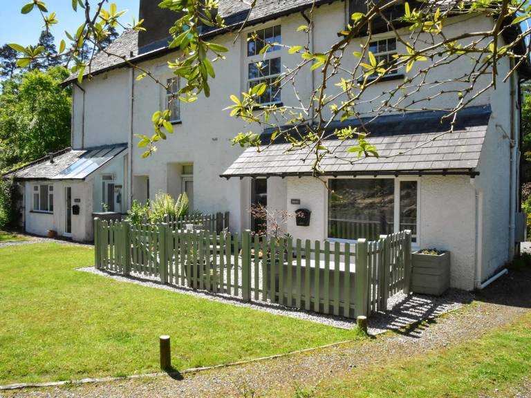 Child-friendly nice cottage with yard | Pet-friendly in Windermere