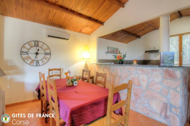 Pleasant gite with yard, patio & grill | Mountain view | Pets allowed — photo 5