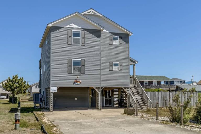 A Latitude Attitude 1105 ft from the beach Dog Friendly, Private Pool, Hot Tub — photo 3