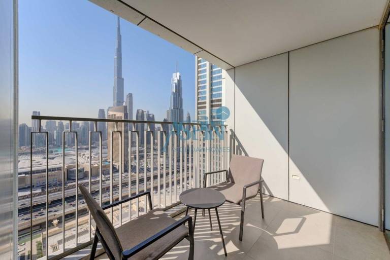 Vacation home with pool, yard & hot tub | Near Burj Khalifa in Dubai