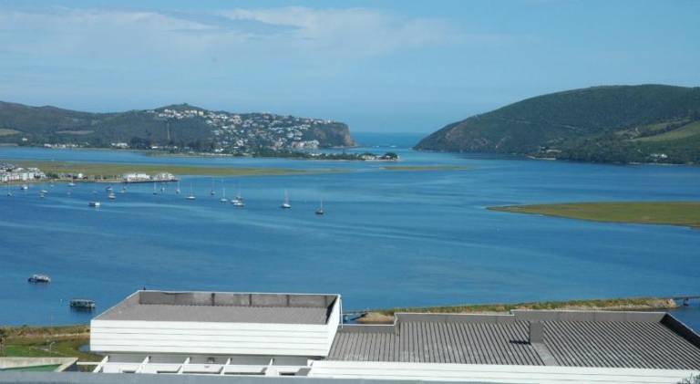 Apartment with pool, terrace & yard | Pets are welcome in Knysna