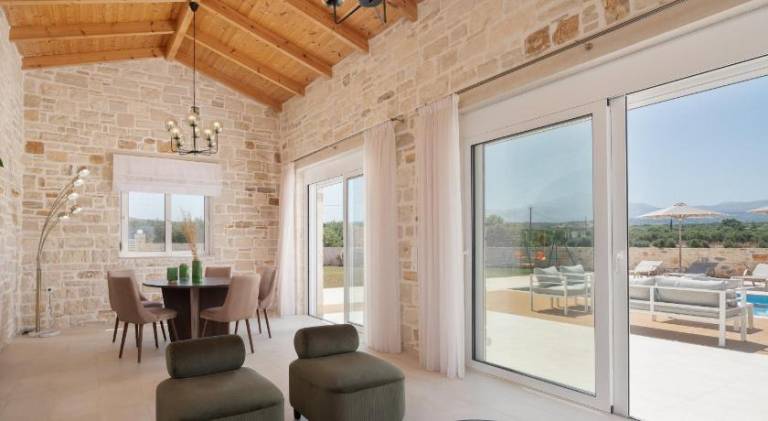 Villa with garden, BBQ & private pool — photo 4
