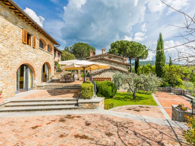 Child-friendly vacation home with BBQ, pool & terrace | Nature view | Pet-friendly — photo 2