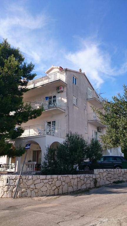 Rental apartment with terrace | City view — photo 2