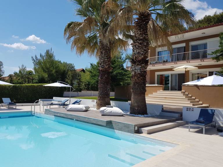 House with private pool & barbeque — photo 5
