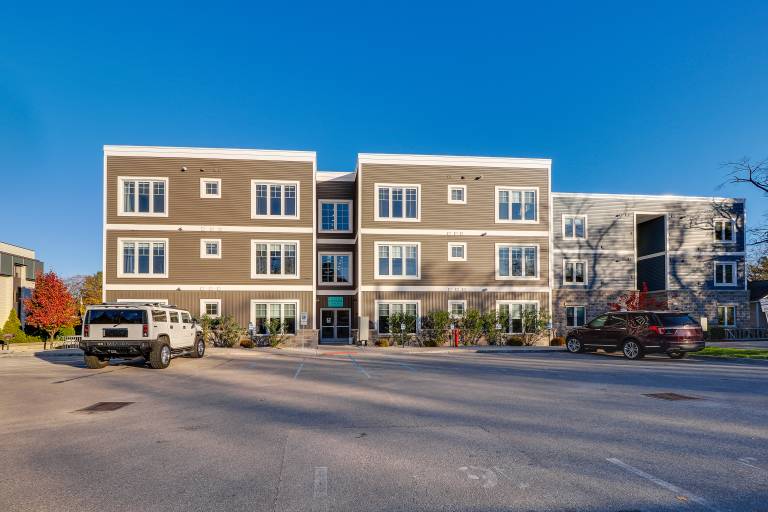 Walk to Front St! Traverse City Condo Near Skiing — photo 3