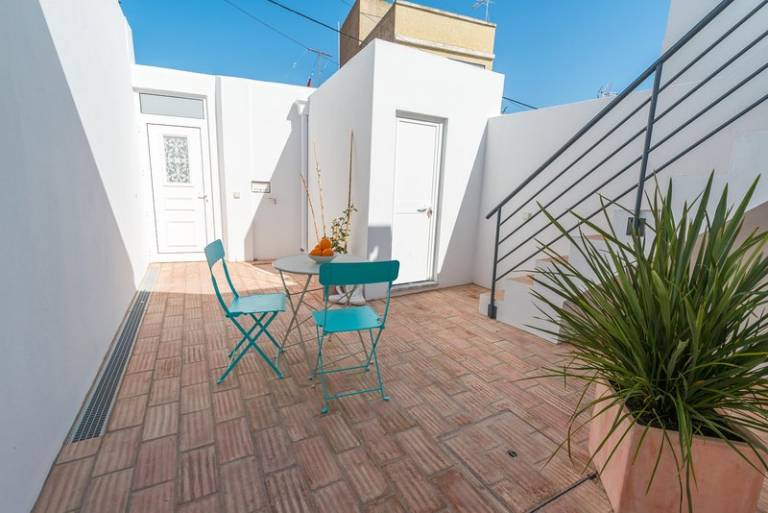 Cozy Fuseta Townhouse with Terrace & Roof Solarium, 5min to Beach — photo 2