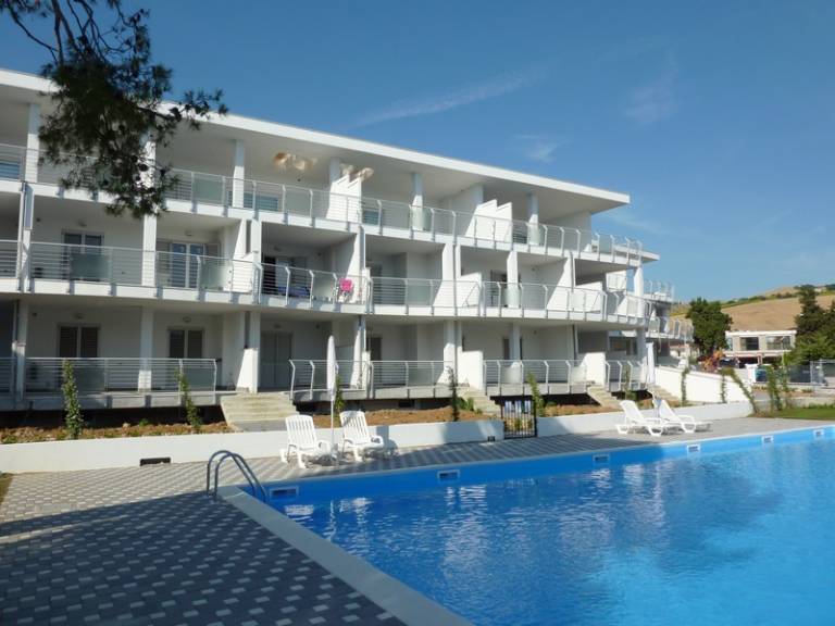 Family-friendly wonderful apartment with private pool & garden | Close to the beach | Pets allowed — photo 2