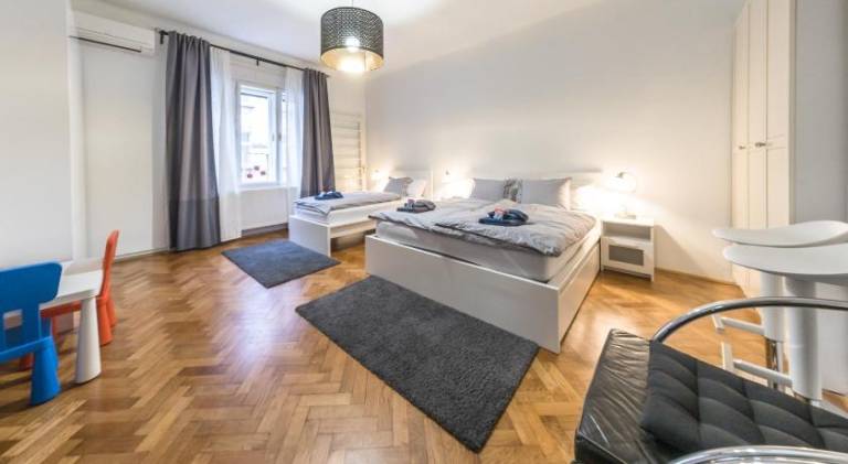 Apartment with patio | Close to Ban Jelačić Square — photo 2