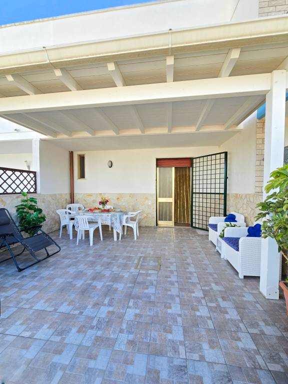 House with BBQ — photo 3